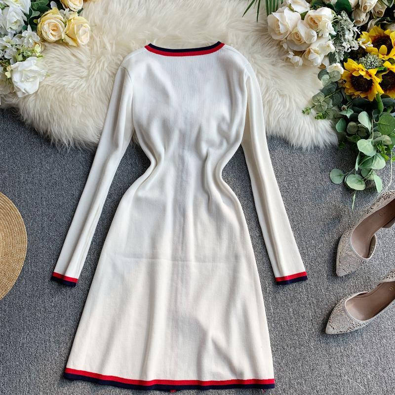 Contrast Colour Striped Knitted Women Mini Dress Autumn Winter Runway Bees Button V-Neck Long Sleeve Pocket Vintage Dress 210309