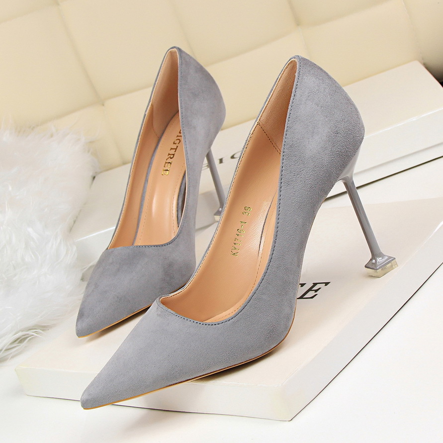 2022 HOT Women Dress Shoes Red Bottoms High Heels Sexy Pointed Toe Sole 9.5cm loafer suede Pumps so kate Come dust bags Wedding heel shoe party Office Career
2022 HOT Women Dress Shoes Red Bottoms High Heels Sexy Pointed Toe Sole 9.5cm loafer suede Pumps so kate Come dust bags Wedding heel shoe party Office Career