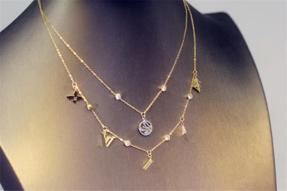 2021 New Fashion Women Casual Geometric Alloy Link Chain Pendant Necklace New Fashion Necklace can be wholesale with gift box free shipping, Golden;silver 
2021 New Fashion Women Casual Geometric Alloy Link Chain Pendant Necklace New Fashion Necklace can be wholesale with gift box free shipping, Golden;silver
