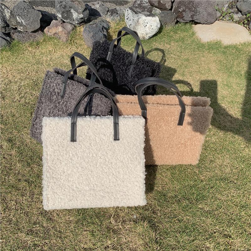 Fashion Lambswool Tote Women Shoulder Bag Casual Soft Plush Women's Designer Handbag Travel Crossbody Messenger Bag Female Purse
Fashion Lambswool Tote Women Shoulder Bag Casual Soft Plush Women's Designer Handbag Travel Crossbody Messenger Bag Female Purse