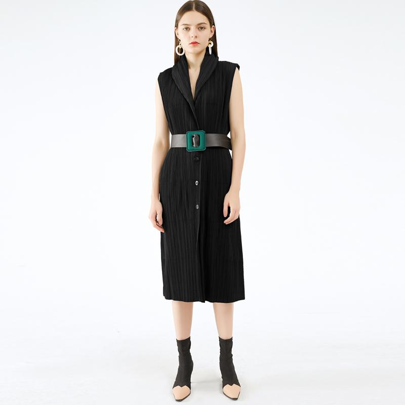 2020 autumn winter Miyake pleated Sleeveless jacket plus size women Korean style waistcoat loose long pleated Veats padded coats, Black
2020 autumn winter Miyake pleated Sleeveless jacket plus size women Korean style waistcoat loose long pleated Veats padded coats, Black