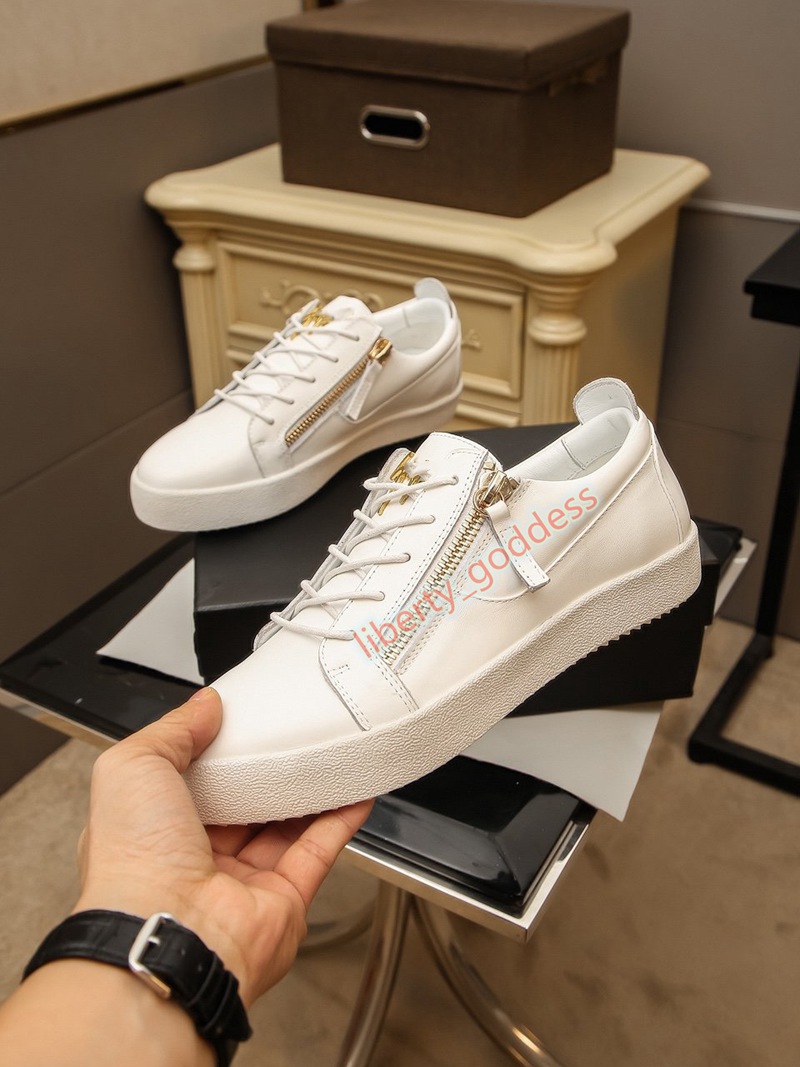 2020 Mens Design Sneakers low cut Spikes Flats shoes For Men Women Leather Sneakers Party Designer shoes 38-44 up234
2020 Mens Design Sneakers low cut Spikes Flats shoes For Men Women Leather Sneakers Party Designer shoes 38-44 up234
