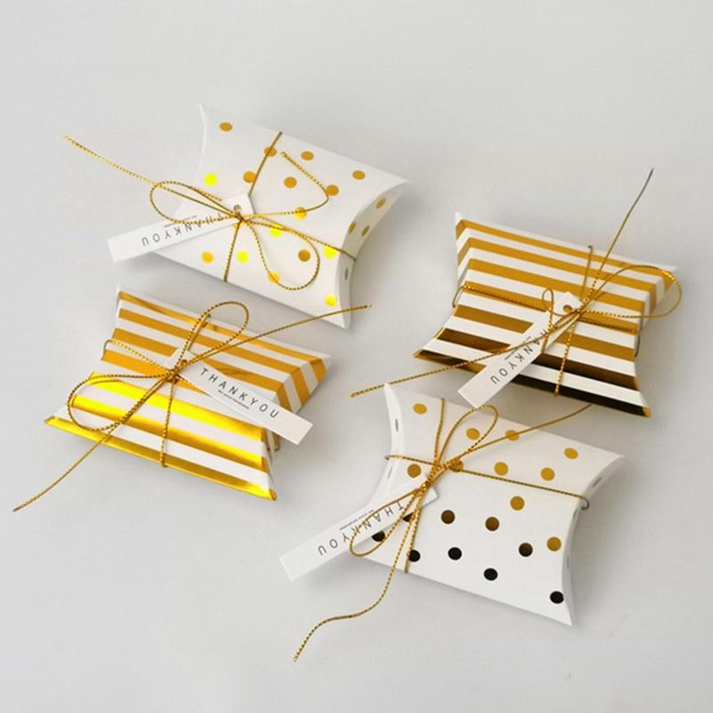 10 Pcs Creative Gold Foil Candy Box European Style New Pillow Box Hot Silver Pillow Packing Carton Gift Boxes Wedding Decoration
10 Pcs Creative Gold Foil Candy Box European Style New Pillow Box Hot Silver Pillow Packing Carton Gift Boxes Wedding Decoration