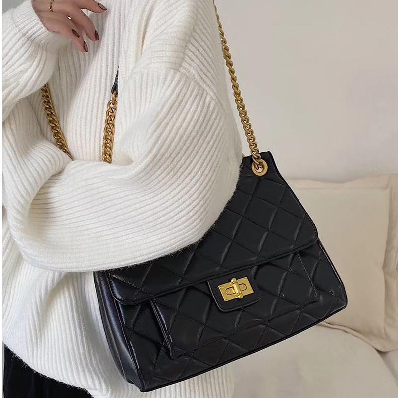 2021 New Stylish Quilted Crossbody Messenger Handbags Black Purses Brassed Metal Chain Diamond Plaided Shoulder Bags for Women, Beige
2021 New Stylish Quilted Crossbody Messenger Handbags Black Purses Brassed Metal Chain Diamond Plaided Shoulder Bags for Women, Beige