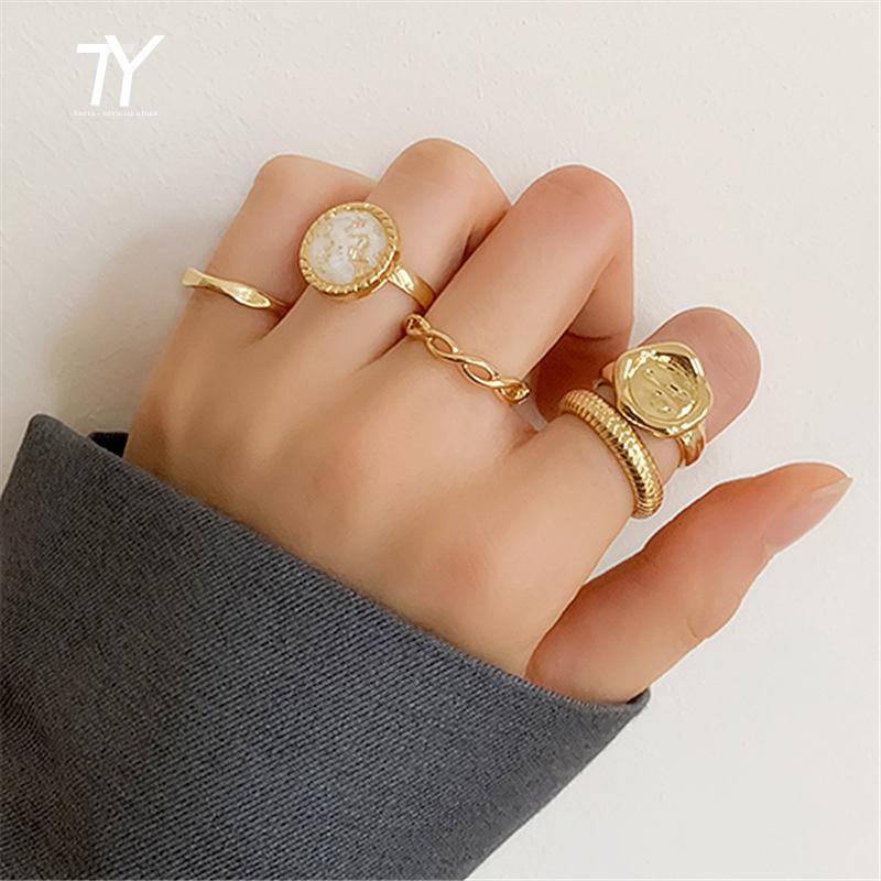 Cluster Rings European And American Metal Gold Five Piece Combination Set For Woman Fashion Jewelry Luxury Party Girl's Unusual Ring, Golden;silver
Cluster Rings European And American Metal Gold Five Piece Combination Set For Woman Fashion Jewelry Luxury Party Girl's Unusual Ring, Golden;silver