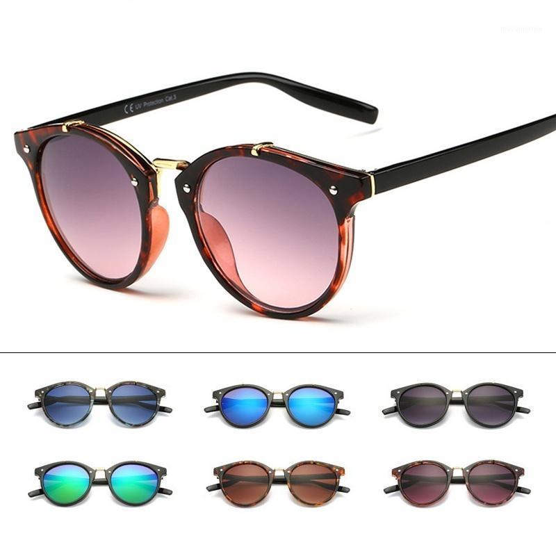 2020 Classic Brand Designer Sunglasses Women Men Retro Round Sun Glasses Woman shades Mirror Eyewear Lady Male Female Sunglass1
2020 Classic Brand Designer Sunglasses Women Men Retro Round Sun Glasses Woman shades Mirror Eyewear Lady Male Female Sunglass1