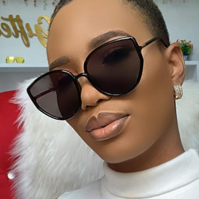 Trend Butterfly Type Oversized Shades Women Sunglasses 2021 Fashion Black Big Frame Polygon Sun Glasses Retro Gradient Goggles, White;black
Trend Butterfly Type Oversized Shades Women Sunglasses 2021 Fashion Black Big Frame Polygon Sun Glasses Retro Gradient Goggles, White;black