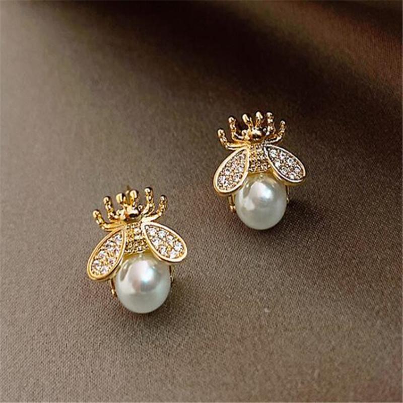 Stud Exquisite Small Bee Pearl Earrings Korean Style Charm Female Gold Simplicity Cute Fashion Jewelry
Stud Exquisite Small Bee Pearl Earrings Korean Style Charm Female Gold Simplicity Cute Fashion Jewelry
