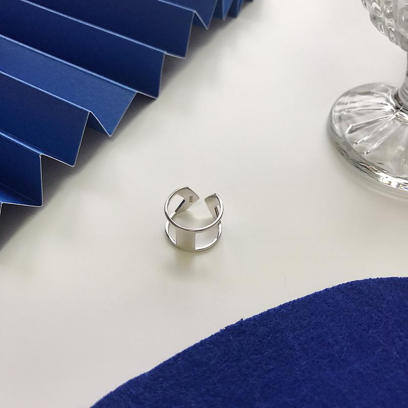 S925 silver fashion temperament minimalist arrow two-way design personality open ring female jewelry
S925 silver fashion temperament minimalist arrow two-way design personality open ring female jewelry