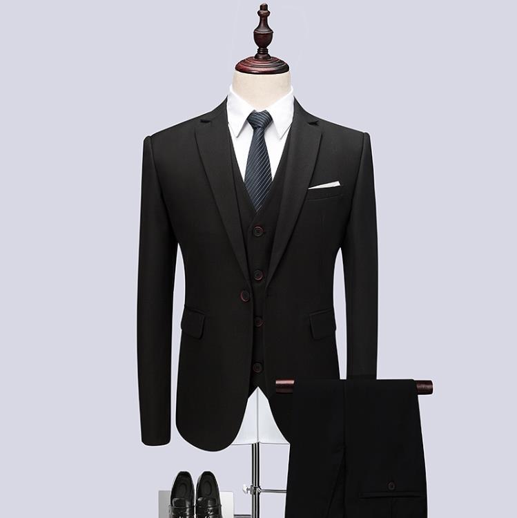 2020 Mens Black Classic Smoking Suits Fashion Party Mens Slim Skinny Suits Business Men Grooming Custom Tuxedos 3 Pieces
2020 Mens Black Classic Smoking Suits Fashion Party Mens Slim Skinny Suits Business Men Grooming Custom Tuxedos 3 Pieces