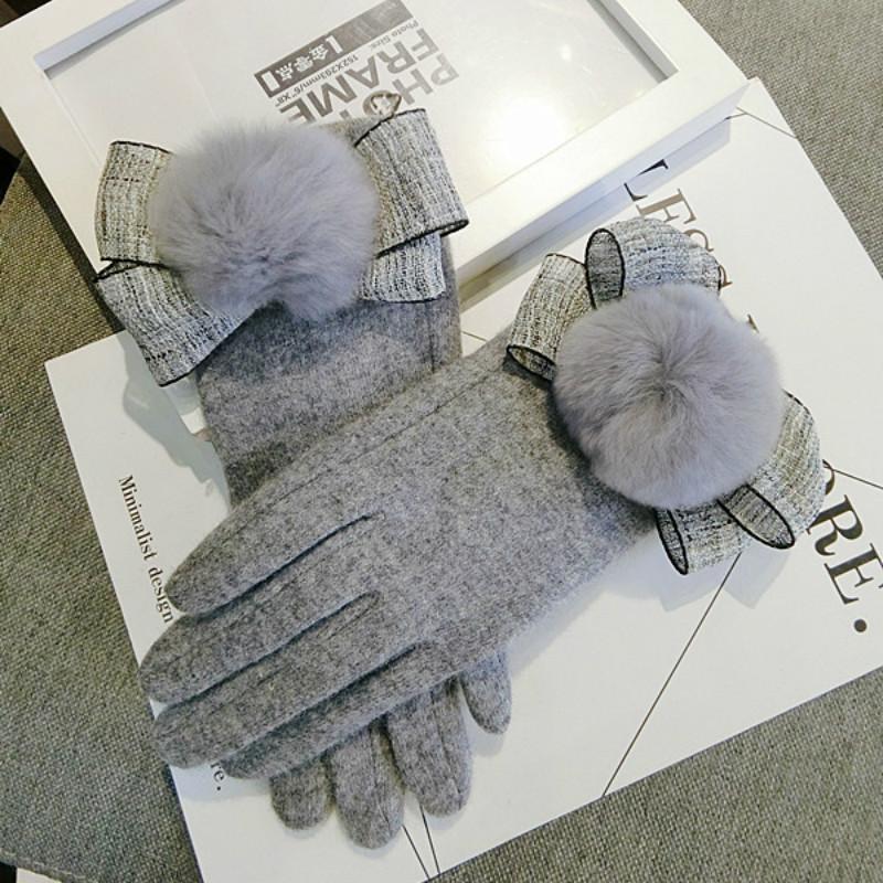 New Korean version touch screen five fingers Bow big ball lovely warm women spring winter gloves mittens female
New Korean version touch screen five fingers Bow big ball lovely warm women spring winter gloves mittens female