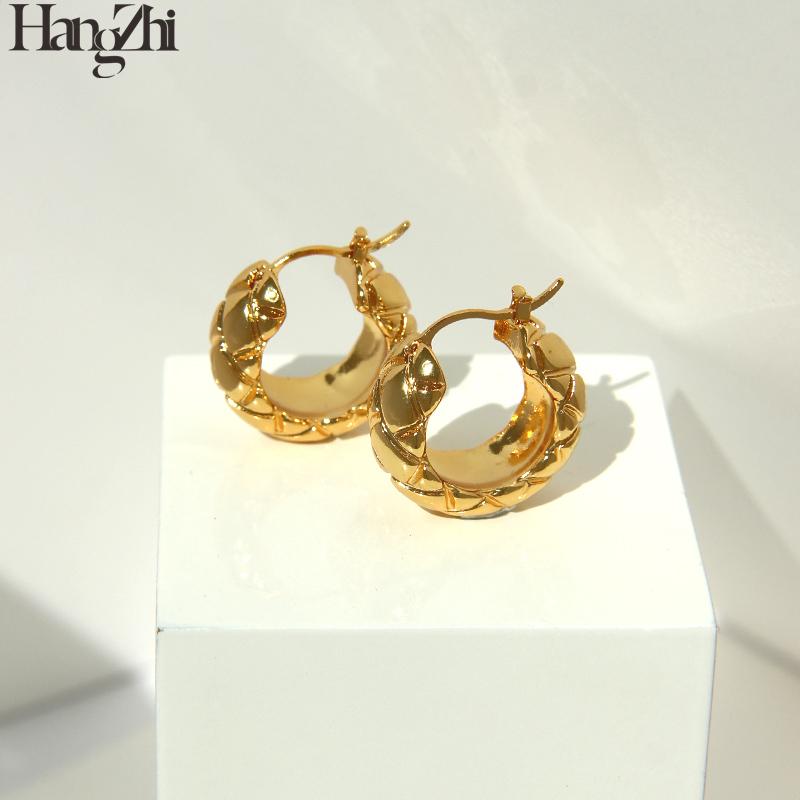 HANGZHI 2020 New Korean Design Metal Rhombus Texture Personality Hoop Earrings for Women Girl Wedding Party Jewelry Gifts, Golden;silver
HANGZHI 2020 New Korean Design Metal Rhombus Texture Personality Hoop Earrings for Women Girl Wedding Party Jewelry Gifts, Golden;silver