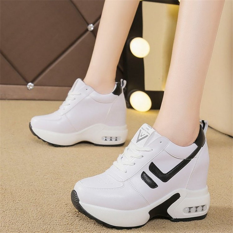 2021 New Women Chunky Casual Spring Increase Internal High-quality Leather Sneakers From Plutonium Sports Shoes IT9E
2021 New Women Chunky Casual Spring Increase Internal High-quality Leather Sneakers From Plutonium Sports Shoes IT9E