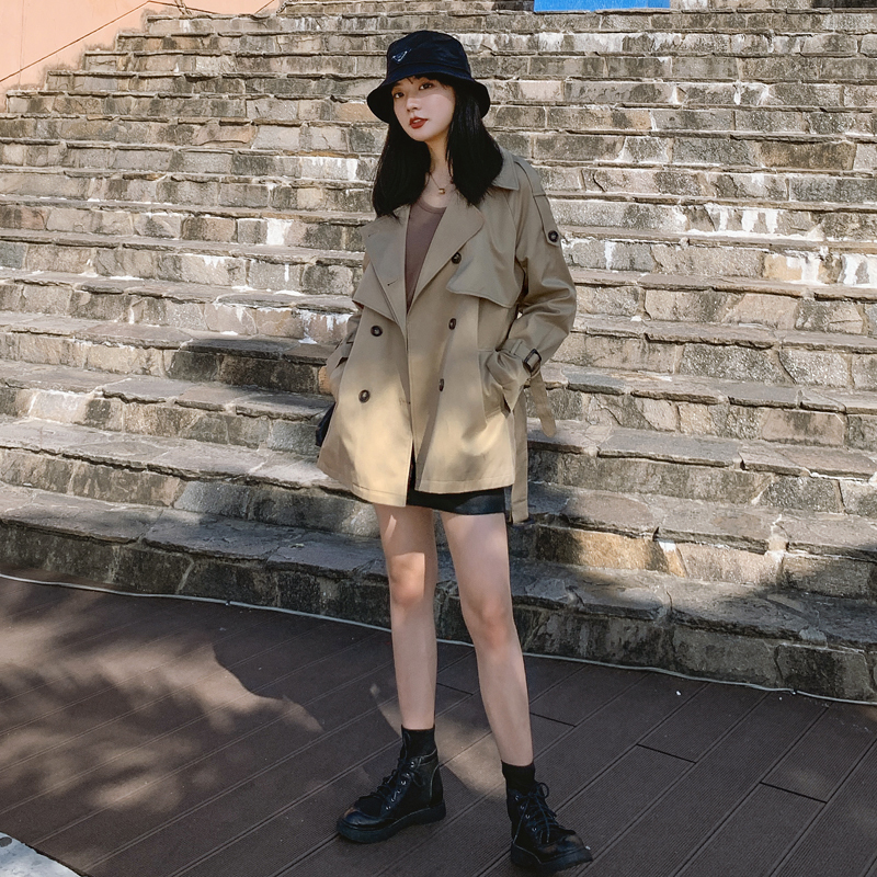 Classic Khaki Short Double-Breasted Trench Coat for Lady with Belts Flaps Women Windbreaker Spring Autumn Female Clothes T200828