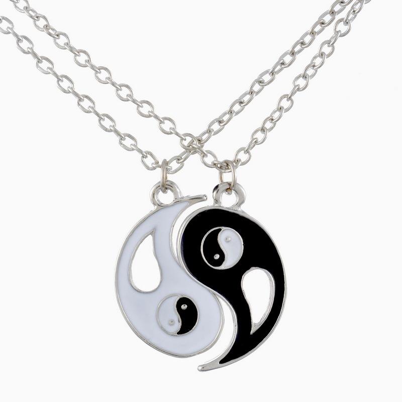 1 Pair Charm Pendant Necklaces Eight Diagrams Yin Yang Black and White Best Friends Friendship Couples Lover Valentine Gift
1 Pair Charm Pendant Necklaces Eight Diagrams Yin Yang Black and White Best Friends Friendship Couples Lover Valentine Gift