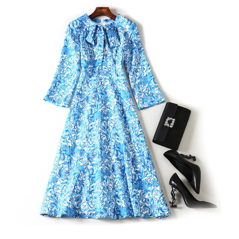 New Fashion Designer 2021 Spring Runway Blue Porcelain Print Dress Women Elegant Vintage Vestidos Casual Holiday Robe Femme
New Fashion Designer 2021 Spring Runway Blue Porcelain Print Dress Women Elegant Vintage Vestidos Casual Holiday Robe Femme