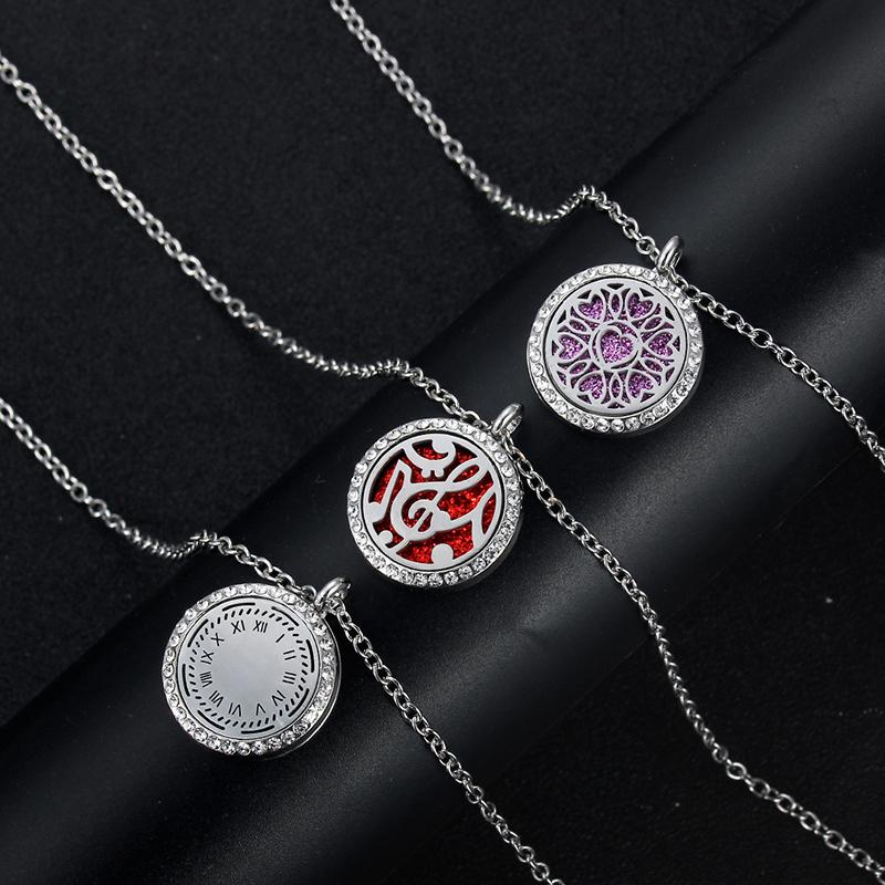 New Round Stainless Steel Hollow Diffuser Locket Pendant Necklace Women Men Essential Oil Diffuser Locket Necklace
New Round Stainless Steel Hollow Diffuser Locket Pendant Necklace Women Men Essential Oil Diffuser Locket Necklace