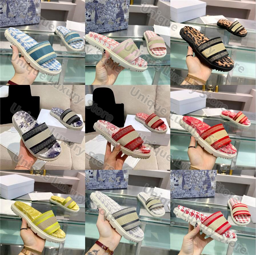 Summer New Beach Dway Slide Womens Slippers Luxury Embroidered Cotton with Micro Houndstooth Motif Sportswear Indoor Thick Sole Ladies Flat Sandals Shoes, Dont buy
Summer New Beach Dway Slide Womens Slippers Luxury Embroidered Cotton with Micro Houndstooth Motif Sportswear Indoor Thick Sole Ladies Flat Sandals Shoes, Dont buy