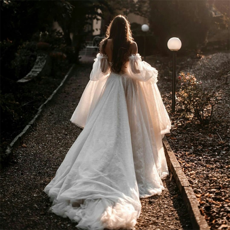 Newest Boho A Line Wedding Dresses Beige Long Sleeves Custom Made Lace Chic Bridal Gowns Gorgeous Sweep Train Soft Tulle Robes De Mariée