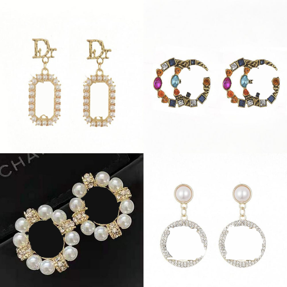 Lots 18color 18K Gold Plated Copper Brand Designer Letters Stud Earrings Crystal Geometric Luxury Women Rhinestone Pearl Wedding Alloy Jewelry Accessories
Lots 18color 18K Gold Plated Copper Brand Designer Letters Stud Earrings Crystal Geometric Luxury Women Rhinestone Pearl Wedding Alloy Jewelry Accessories