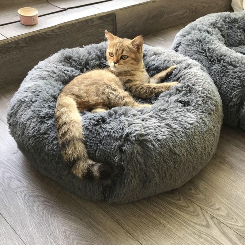 Luxury Dog Bed Winter Deep Sleep Donut Pet Bed for Small Medium Dogs Cats Sofa Soft&Comfy Dog House Round Washable
Luxury Dog Bed Winter Deep Sleep Donut Pet Bed for Small Medium Dogs Cats Sofa Soft&Comfy Dog House Round Washable