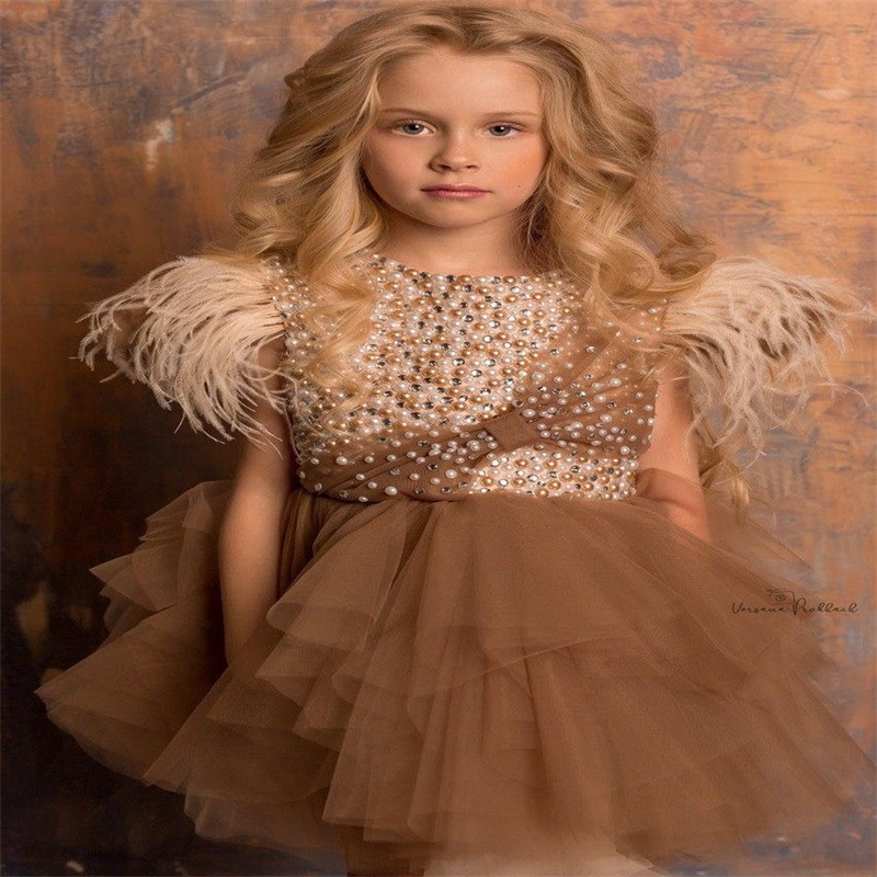 Luxury Pearls Flower Girls Dresses Feather Sleeveless Tiered Tulle First Communion Dress Custom Made Sweep Train Kids Formal Wear