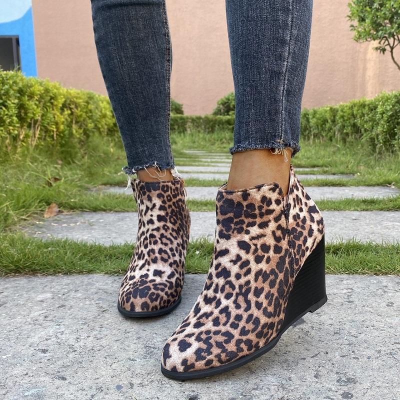 Leopard Women Ankle Boots Autumn Winter Wedges High Heels Ladies Shoes Zipper Platform Vintage Boots Botines Mujer, Black
Leopard Women Ankle Boots Autumn Winter Wedges High Heels Ladies Shoes Zipper Platform Vintage Boots Botines Mujer, Black