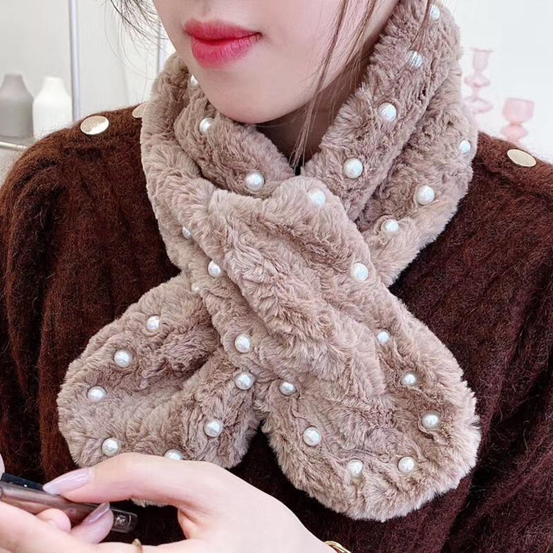 Winter women Warm Pearl Neck Scarf Thicken Faux Fur soft Scarfs Shawl Plush buckle Neckwarmers Bufanda Mujer girl gift
Winter women Warm Pearl Neck Scarf Thicken Faux Fur soft Scarfs Shawl Plush buckle Neckwarmers Bufanda Mujer girl gift