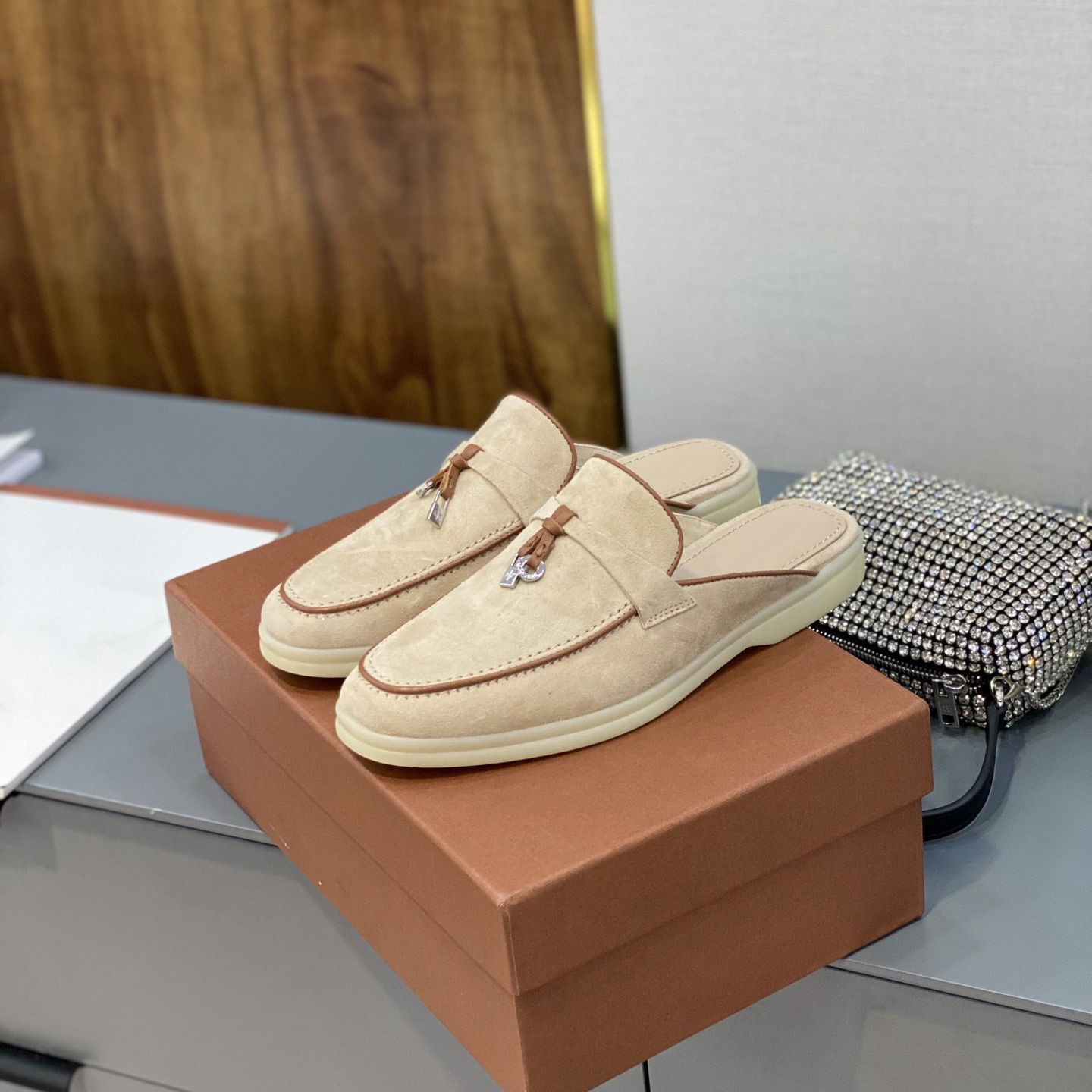 Top quality fashion women's shoes designer casual brand comfortable luxury flat slippers with shoe box