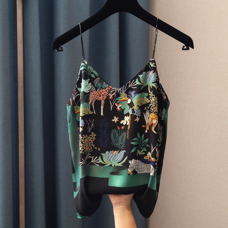 2021 New Women Will See T-shirt Chic Impression of Vintage Satin Material Sexy Straps Plus Size Boho V-neck Female Tank Top 77an, Green
2021 New Women Will See T-shirt Chic Impression of Vintage Satin Material Sexy Straps Plus Size Boho V-neck Female Tank Top 77an, Green
