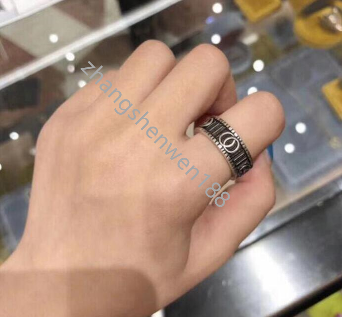 2021 New high quality Ring Width fashion brand vintage ring engraving couples ring wedding jewelry gift with box AA4
2021 New high quality Ring Width fashion brand vintage ring engraving couples ring wedding jewelry gift with box AA4