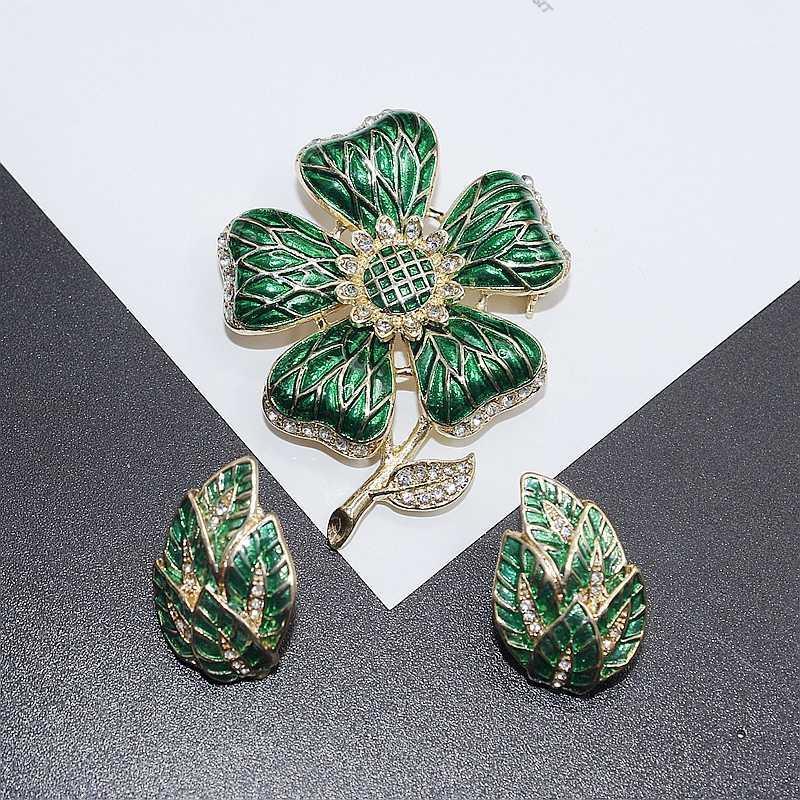 Women's suits Enamel pin and ear clip coat neckline pin plant new metal, prom decoration and gifts1
Women's suits Enamel pin and ear clip coat neckline pin plant new metal, prom decoration and gifts1