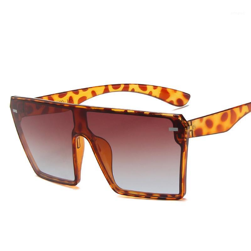 Sunglasses 2021 Gradient Luxury Oversized Women Mirror Brand Designer Vintage Eeywear Glasses Travel Men Sunglass UV4001
Sunglasses 2021 Gradient Luxury Oversized Women Mirror Brand Designer Vintage Eeywear Glasses Travel Men Sunglass UV4001