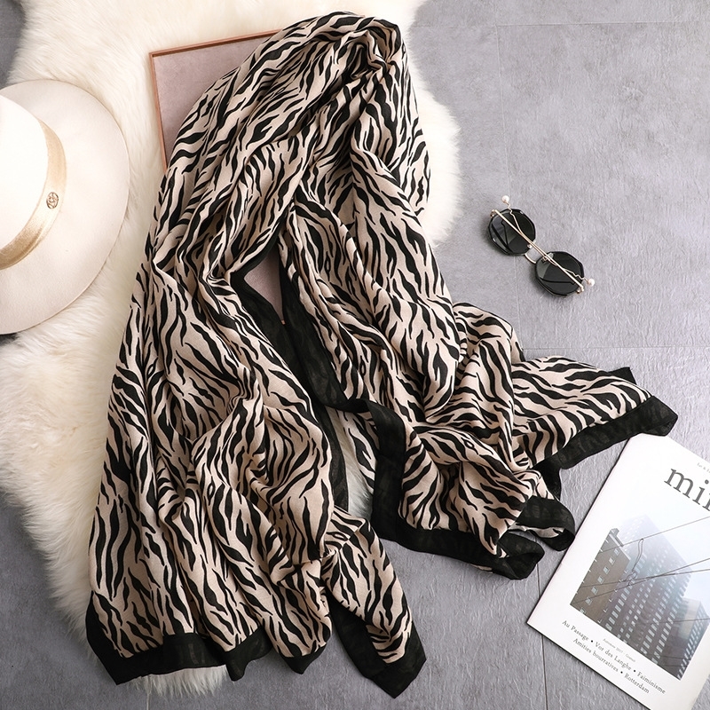 Luxury Spring Scarf Leopard Zabra Pattern Viscose Shawl Scarf Ladies Long Pashminas Bandana Sjaal Echarpe Bufanda Mujer 201006
Luxury Spring Scarf Leopard Zabra Pattern Viscose Shawl Scarf Ladies Long Pashminas Bandana Sjaal Echarpe Bufanda Mujer 201006