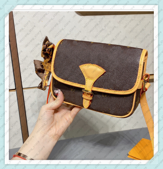 Saddle Bag Women Luxurys Designers Bags Fashion Crossbody Saddle Bag Classic Shoulder Bags Designers Womens Handbags Purses 21012003Q, Ship nothing
Saddle Bag Women Luxurys Designers Bags Fashion Crossbody Saddle Bag Classic Shoulder Bags Designers Womens Handbags Purses 21012003Q, Ship nothing