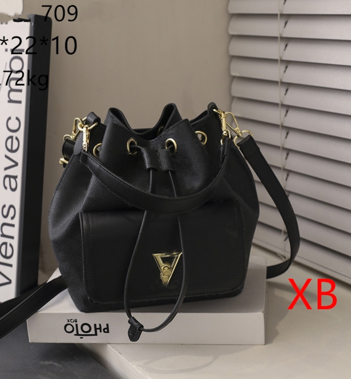 Luxurys Designers Shoulder CrossBody Cassette bags P High Quality Fashion Handbags women nylon Waterproof bucket bag Handbag Lady wallets 2021 Clutch Totes, White grid
Luxurys Designers Shoulder CrossBody Cassette bags P High Quality Fashion Handbags women nylon Waterproof bucket bag Handbag Lady wallets 2021 Clutch Totes, White grid