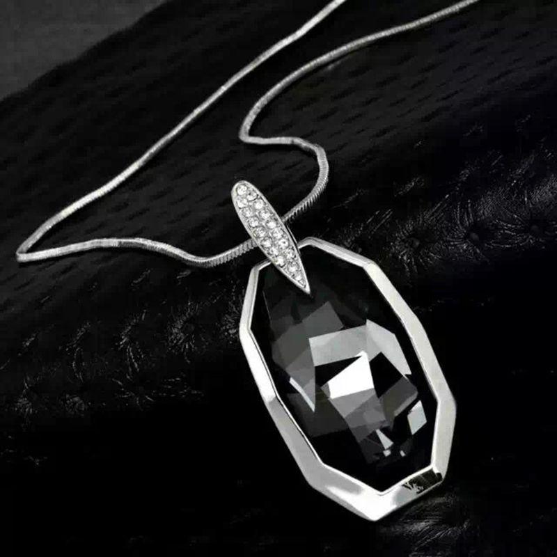 Pendant Necklace New Design Fashion White Golden Long Chain Gray Crystal Glass Stone Pendant Statement Necklace Item: LN0340
Pendant Necklace New Design Fashion White Golden Long Chain Gray Crystal Glass Stone Pendant Statement Necklace Item: LN0340