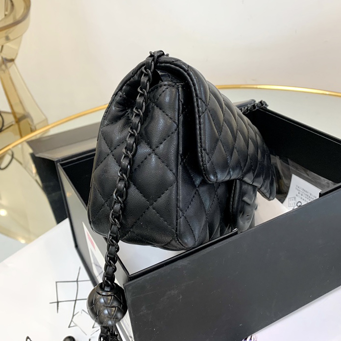 2021 S/S High Quality Genuine Leather Womens Bags Black Metal Ball Luxury Designers Shoulder Bag Crossbody
2021 S/S High Quality Genuine Leather Womens Bags Black Metal Ball Luxury Designers Shoulder Bag Crossbody