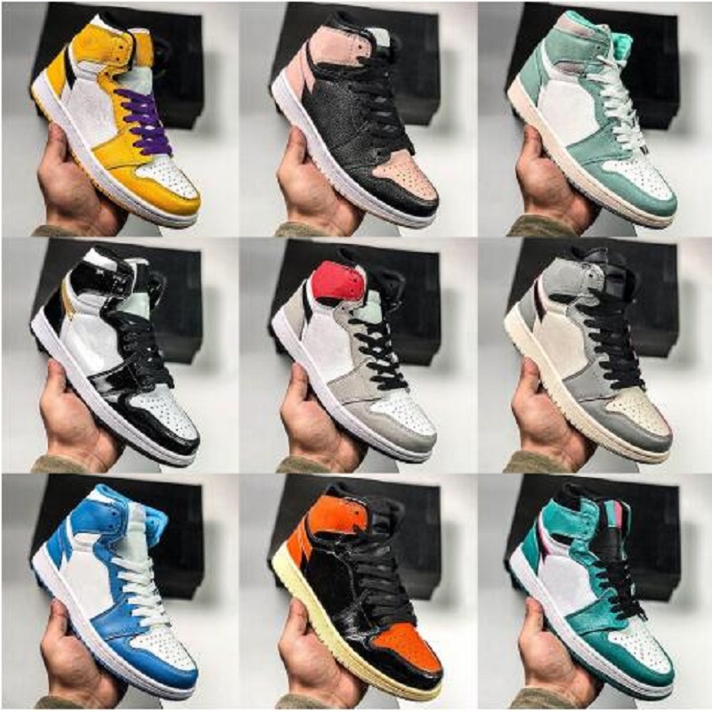 New Basketball Shoes 1s high men women jumpman 1 mid Light Smoke Grey Black Metallic Gold Obsidian 4s Fire Red Cat mens sneakers, Color 43
New Basketball Shoes 1s high men women jumpman 1 mid Light Smoke Grey Black Metallic Gold Obsidian 4s Fire Red Cat mens sneakers, Color 43