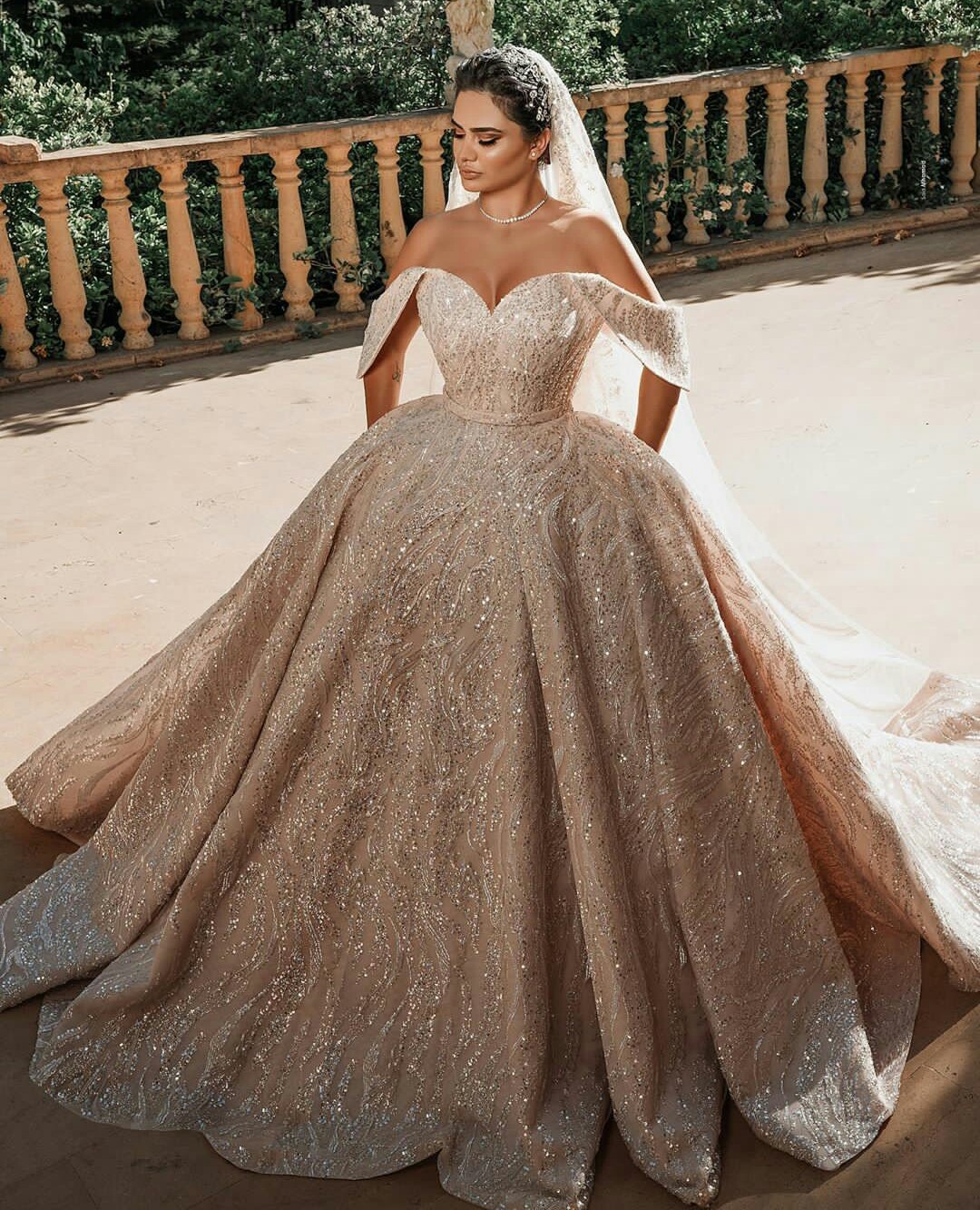 Off Shoulder Royal Wedding Dresses Plus Size Sequined Dubai Luxury vestidos de novia 2021 Customize Bridal Gowns