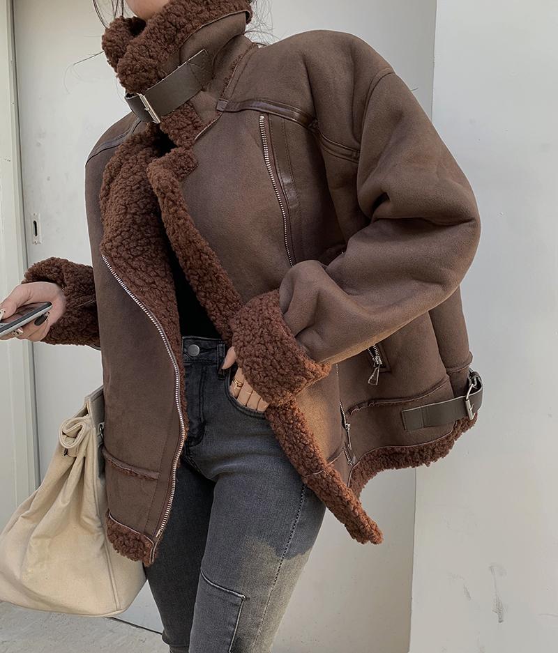 2021 fur lamb fur jacket casual pilot short jacket women autumn winter loose plus velvet thick Overcoat Manteau femme, Black
2021 fur lamb fur jacket casual pilot short jacket women autumn winter loose plus velvet thick Overcoat Manteau femme, Black