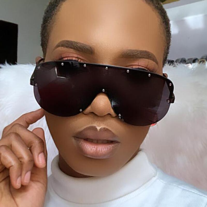 Sunglasses Trend Oversize Women 2021 Men Brand Design Luxury Sun Glasses Retro Driving Goggles Rivet Decoration Shades UV400
Sunglasses Trend Oversize Women 2021 Men Brand Design Luxury Sun Glasses Retro Driving Goggles Rivet Decoration Shades UV400