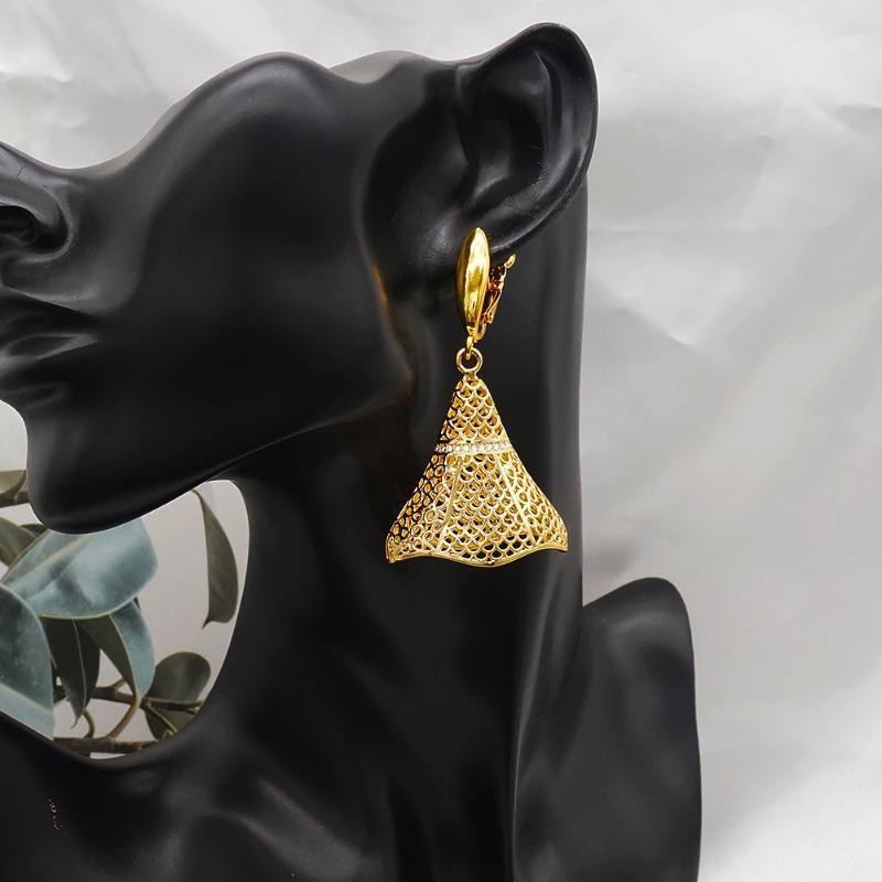 Designer K Store 2020 New Designs Hanging Long Drop Earrings Hollow Earring For Women Gold & Sliver Party Elegant Ladies1
Designer K Store 2020 New Designs Hanging Long Drop Earrings Hollow Earring For Women Gold & Sliver Party Elegant Ladies1