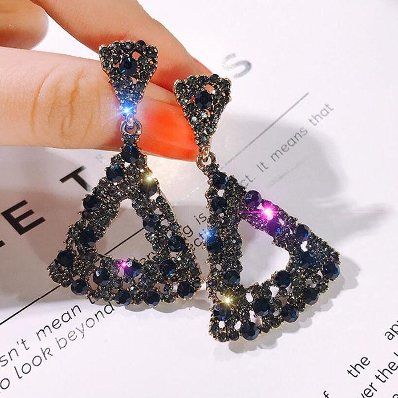 Vintage Metal Statement Earrings For Women 2021 New Black Crystal Fashion Drop Dangle Earrings Wedding Jewelry Gift
Vintage Metal Statement Earrings For Women 2021 New Black Crystal Fashion Drop Dangle Earrings Wedding Jewelry Gift