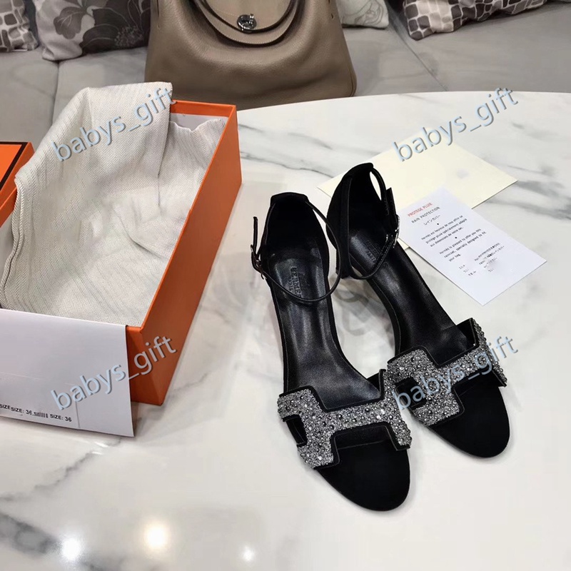2020 free shipping luxury fashion ladies slippers, classic women H wedge sandals in colors, sizes 35-42, Black;red
2020 free shipping luxury fashion ladies slippers, classic women H wedge sandals in colors, sizes 35-42, Black;red