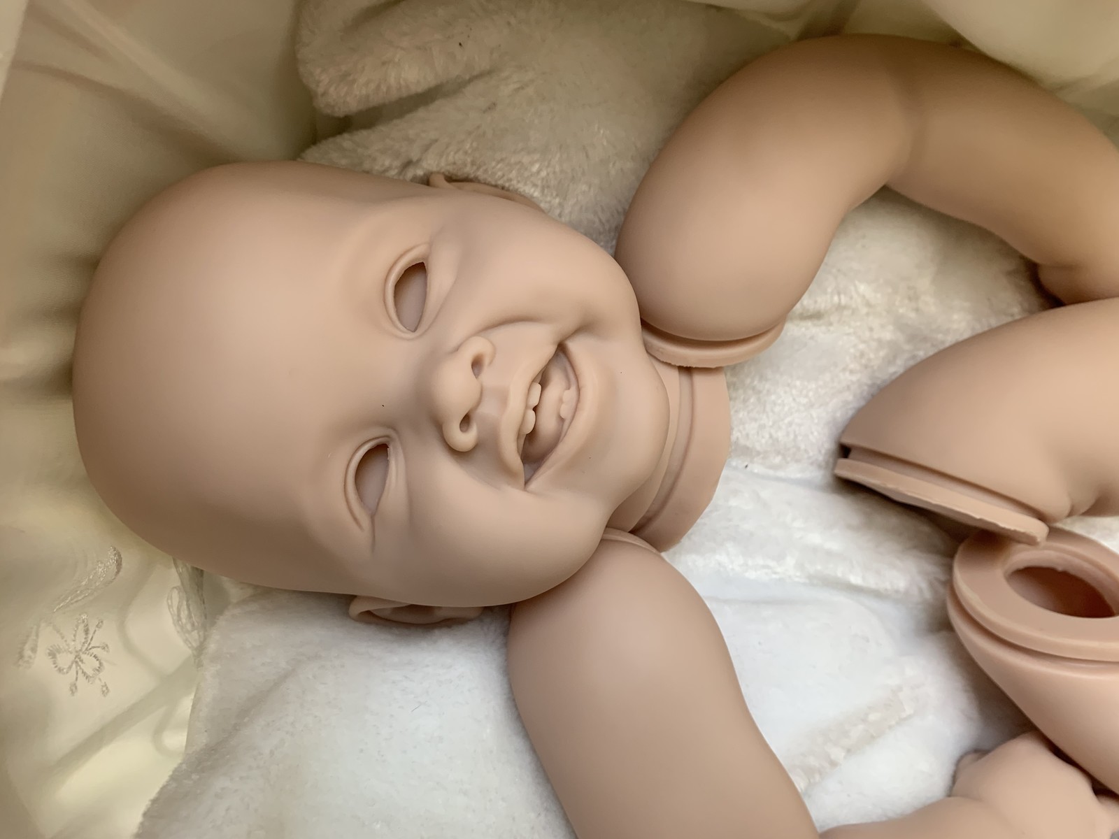 NPK 28inches Reborn supply reborn doll kit toddler girl DIY Toy soft real gentle touch vinyl kit doll parts LJ201031