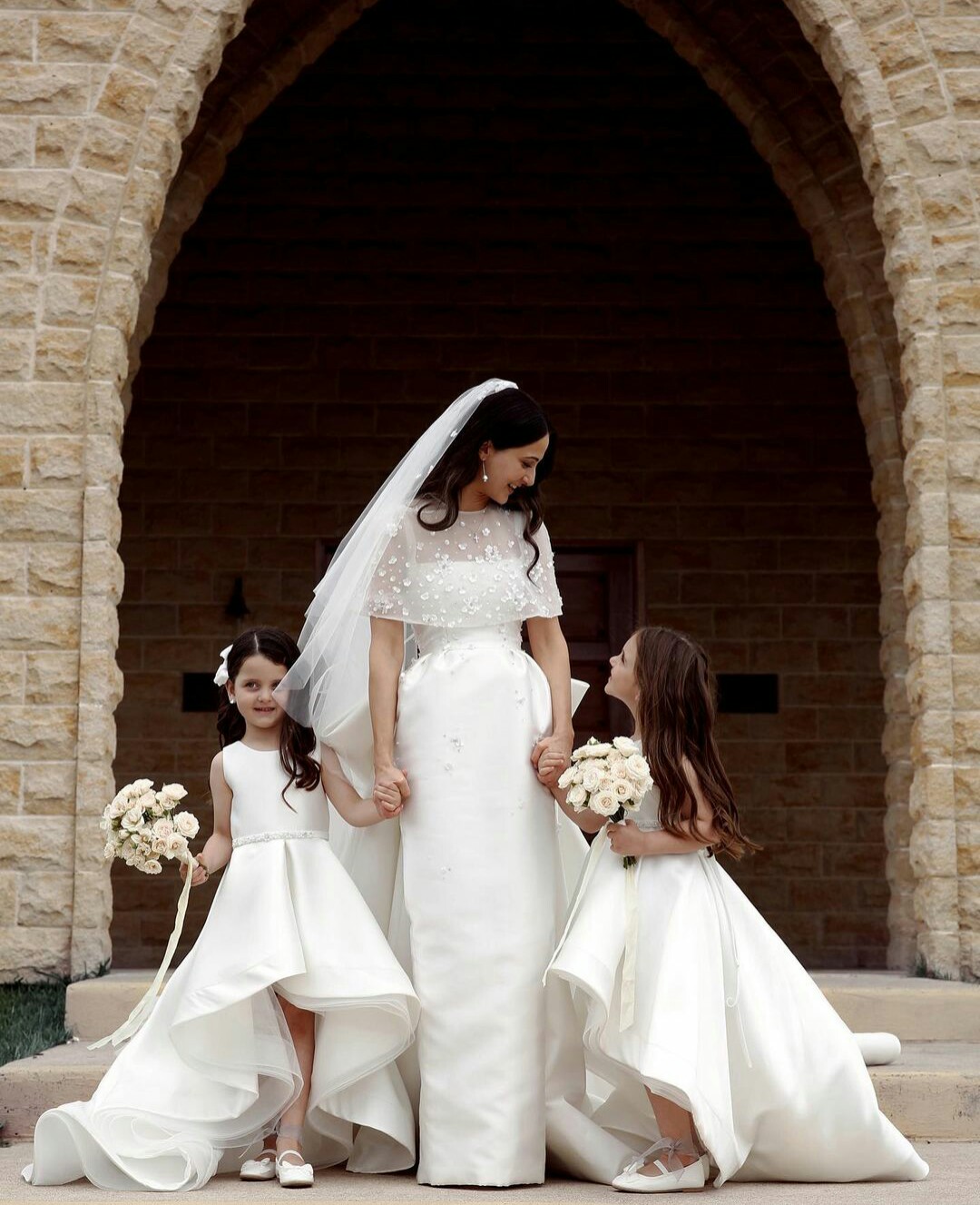 Satin Mermaid Wedding Dresses with Wraps Beading Top Short Sleeve Beads Bridal Gowns Backless Boho robes de mariée