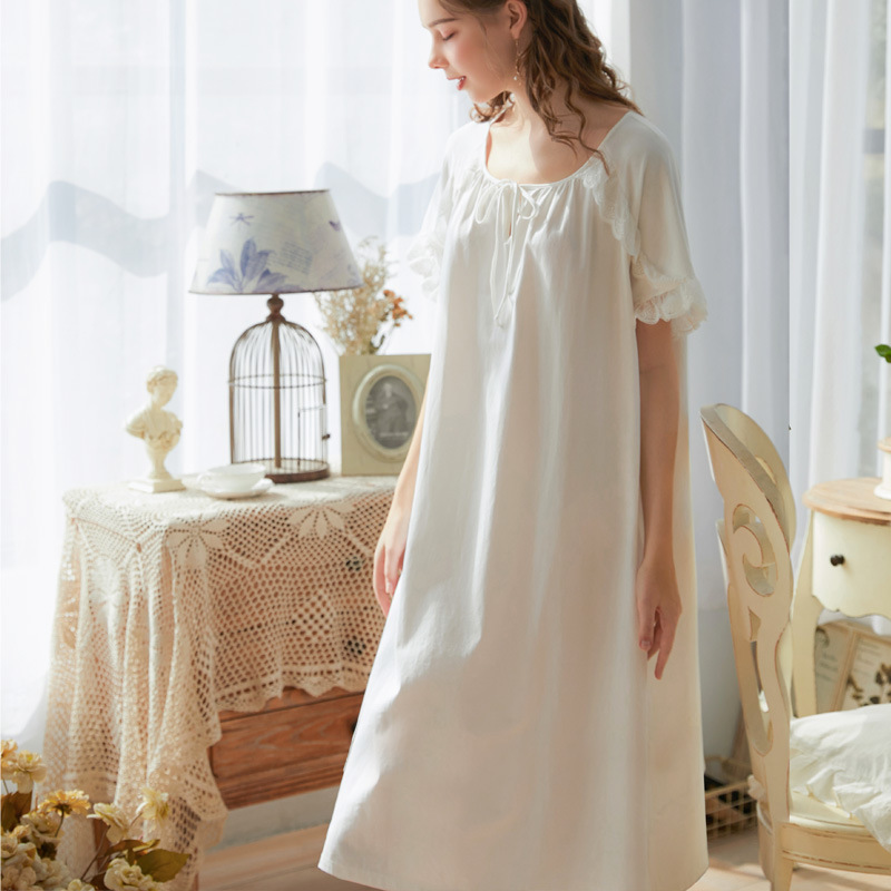 White Lace Stitching Sleeping Gowns Women's Shortsleeved Square Collar Wide Loose Long Nightdress Cotton Sweet Retro Night Gown T200429