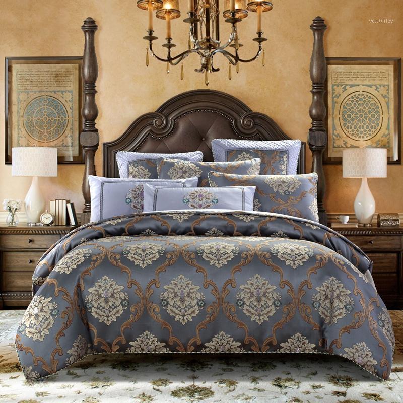 4/6pcs Percale egyptian cotton bed linen luxury American style jacquard embroidery bedding set Double Queen King bedclothes1, As pic 
4/6pcs Percale egyptian cotton bed linen luxury American style jacquard embroidery bedding set Double Queen King bedclothes1, As pic