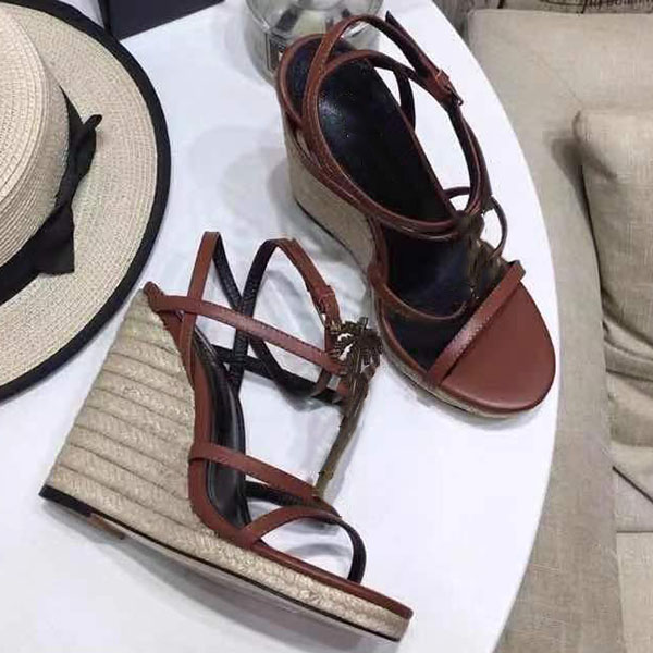 Women sandal Designer Sandals Metal Y Slope heel Women sandal Genuine leather brown black Leather shoes 34-41 WIth box
Women sandal Designer Sandals Metal Y Slope heel Women sandal Genuine leather brown black Leather shoes 34-41 WIth box